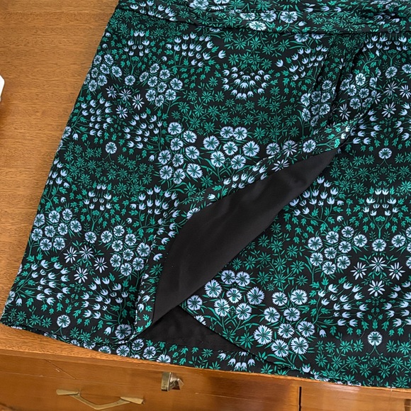 Floral banana republic Skirt - Picture 5 of 7